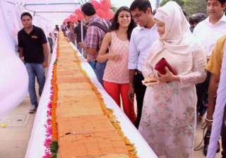 World's longest Vada Pav - India TV World's longest Vada Pav - India TV