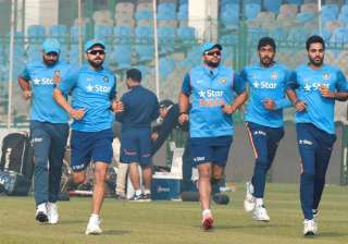 All eyes on Suresh Raina, Ashish Nehra in first... All eyes on Suresh Raina, Ashish Nehra in first...