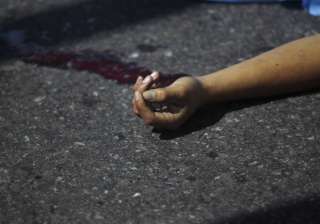 Bystanders clicked pictures as teen bled to death... Bystanders clicked pictures as teen bled to death...