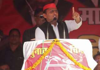 Akhilesh attacks Modi for suggesting... Akhilesh attacks Modi for suggesting...