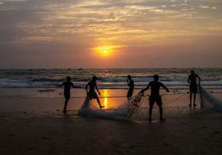 10 Indian fishermen arrested by Sri Lankan Navy -... 10 Indian fishermen arrested by Sri Lankan Navy -...