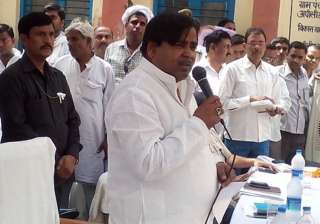 Gayatri Prajapati's aide surrenders before... Gayatri Prajapati's aide surrenders before...