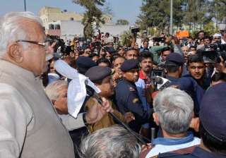 Jat agitation called off after talks with CM... Jat agitation called off after talks with CM...