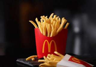 Pregnant woman finds dead lizard in McDonald's... Pregnant woman finds dead lizard in McDonald's...