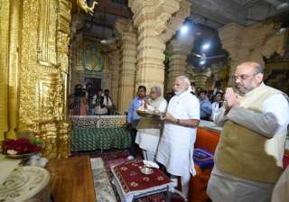 PM Modi, Amit Shah offer prayers at Somnath... PM Modi, Amit Shah offer prayers at Somnath...