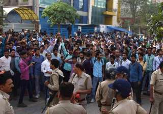 Oppo employees protest outside the assembling... Oppo employees protest outside the assembling...