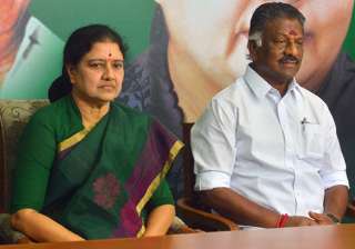 File pic of VK Sasikala and OPS - India TV File pic of VK Sasikala and OPS - India TV