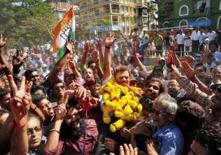 Congress' Nilakanth Halarankar celebrates his win... Congress' Nilakanth Halarankar celebrates his win...