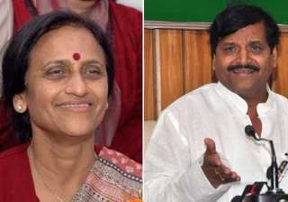 Rita Bahuguna Joshi and Shivpal Yadav - India TV Rita Bahuguna Joshi and Shivpal Yadav - India TV