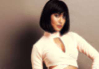 This 32-year old actress turned into a 14-year... This 32-year old actress turned into a 14-year...