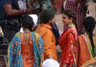 Shah Rukh, Anushka make a perfect Punjabi couple... Shah Rukh, Anushka make a perfect Punjabi couple...