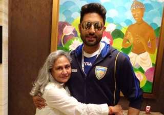 Abhishek wishes mom, Jaya Bachchan with a throwbac - India TV Abhishek wishes mom, Jaya Bachchan with a throwbac - India TV