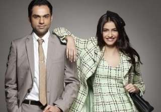 Abhay Deol Vs Sonam Kapoor - India TV Abhay Deol Vs Sonam Kapoor - India TV