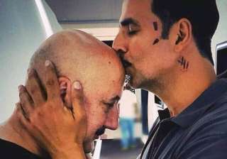 Anupam congratulates Akshay on winning first... Anupam congratulates Akshay on winning first...