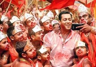 ‘Bajrangi Bhaijaan’ Salman has a special gift... ‘Bajrangi Bhaijaan’ Salman has a special gift...