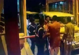 UP BJP MLA creates ruckus on toll plaza, slaps... UP BJP MLA creates ruckus on toll plaza, slaps...