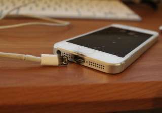 SHOCKING! This is why you should never charge... SHOCKING! This is why you should never charge...