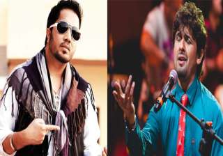 Mika Singh slams Sonu Nigam for his Azaan remark - India TV Mika Singh slams Sonu Nigam for his Azaan remark - India TV
