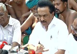 MK Stalin visits TN farmers’ protest at Jantar... MK Stalin visits TN farmers’ protest at Jantar...