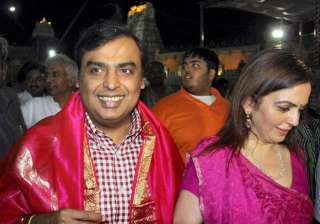 Mukesh Ambani donates medical equipment to Shirdi... Mukesh Ambani donates medical equipment to Shirdi...