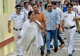 Narada sting case: BJP demands resignation of 12... Narada sting case: BJP demands resignation of 12...