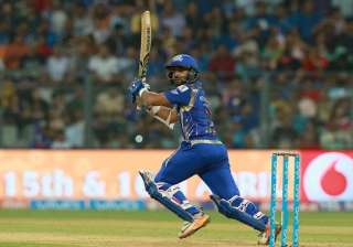 Mumbai loses Parthiv early - India TV Mumbai loses Parthiv early - India TV