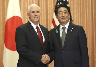 Mike Pence meets Shinzo Abe in Tokyo - India TV Mike Pence meets Shinzo Abe in Tokyo - India TV