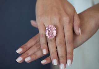 Hong Kong, Diamond Auction, World Record - India TV Hong Kong, Diamond Auction, World Record - India TV