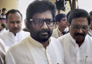 Shiv Sena MP Ravindra Gaikwad changed his stand... Shiv Sena MP Ravindra Gaikwad changed his stand...
