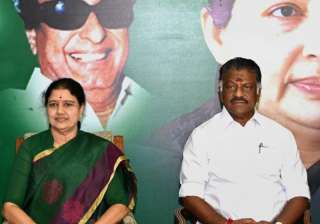 File pic of VK Sasikala and OPS - India TV File pic of VK Sasikala and OPS - India TV