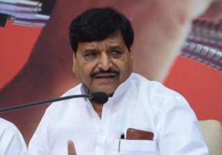 Shivpal Yadav asks Akhilesh to step down as SP... Shivpal Yadav asks Akhilesh to step down as SP...