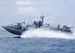 Sri Lanka Navy arrests 6 Indians for smuggling... Sri Lanka Navy arrests 6 Indians for smuggling...