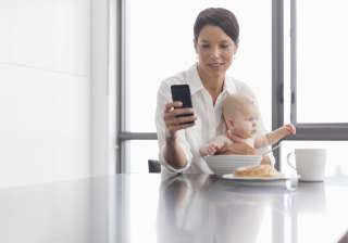 smartphone obsession - India TV smartphone obsession - India TV