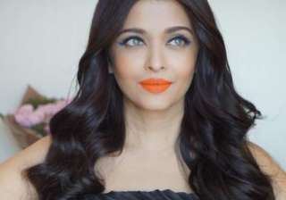 Cannes 2017: Aishwarya Rai flaunts neon orange... Cannes 2017: Aishwarya Rai flaunts neon orange...