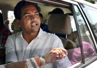 ‘Kejriwal barely goes to office, but went to... ‘Kejriwal barely goes to office, but went to...