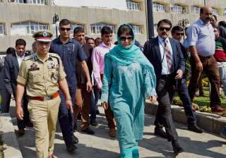 Mehbooba Mufti heckled by women at function -... Mehbooba Mufti heckled by women at function -...