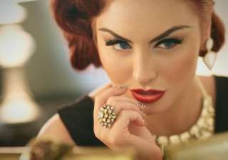 Save money and buy transformable jewellery -... Save money and buy transformable jewellery -...