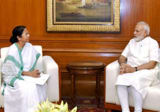 PM Modi with WB CM Mamata Banerjee in New Delhi... PM Modi with WB CM Mamata Banerjee in New Delhi...