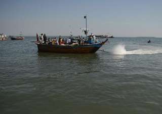 BSF nabs 6 Pak fishermen from Sir Creek in Kutch ... BSF nabs 6 Pak fishermen from Sir Creek in Kutch ...