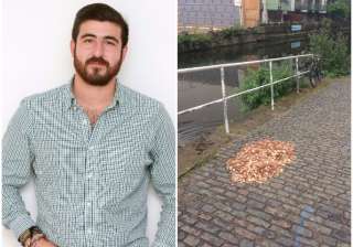 man leaves 15000 coins on road - India TV man leaves 15000 coins on road - India TV
