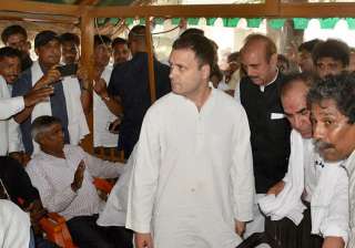 Rahul meeting the victims of Saharanpur caste... Rahul meeting the victims of Saharanpur caste...