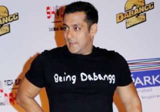 OMG! Is this Salman Khan tearing and eating his... OMG! Is this Salman Khan tearing and eating his...