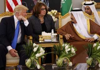 Donald Trump talks with Saudi King Salman in... Donald Trump talks with Saudi King Salman in...