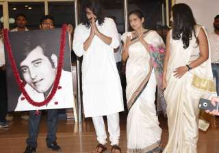 Vinod Khanna prayer meet Amitabh, SRK, Aamir... Vinod Khanna prayer meet Amitabh, SRK, Aamir...