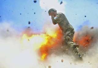 US Army photographer captures her own death in... US Army photographer captures her own death in...