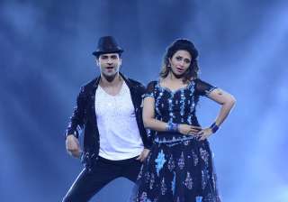 Divyanka Tripathi and Vivek Dahiya Nach Baliye 8... Divyanka Tripathi and Vivek Dahiya Nach Baliye 8...