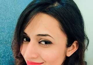 Divyanka Tripathi trolls - India TV Divyanka Tripathi trolls - India TV