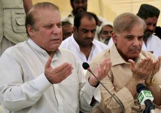 Nawaz Sharif meets top aides to deal with... Nawaz Sharif meets top aides to deal with...