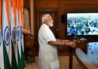 Gift a book, not bouquet, as greeting: PM Modi -... Gift a book, not bouquet, as greeting: PM Modi -...