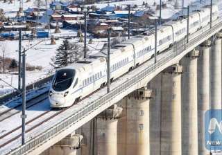China's fastest bullet train 400km/h makes debut... China's fastest bullet train 400km/h makes debut...